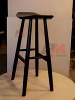дизайнерски бар столове,произведени от различни материали
